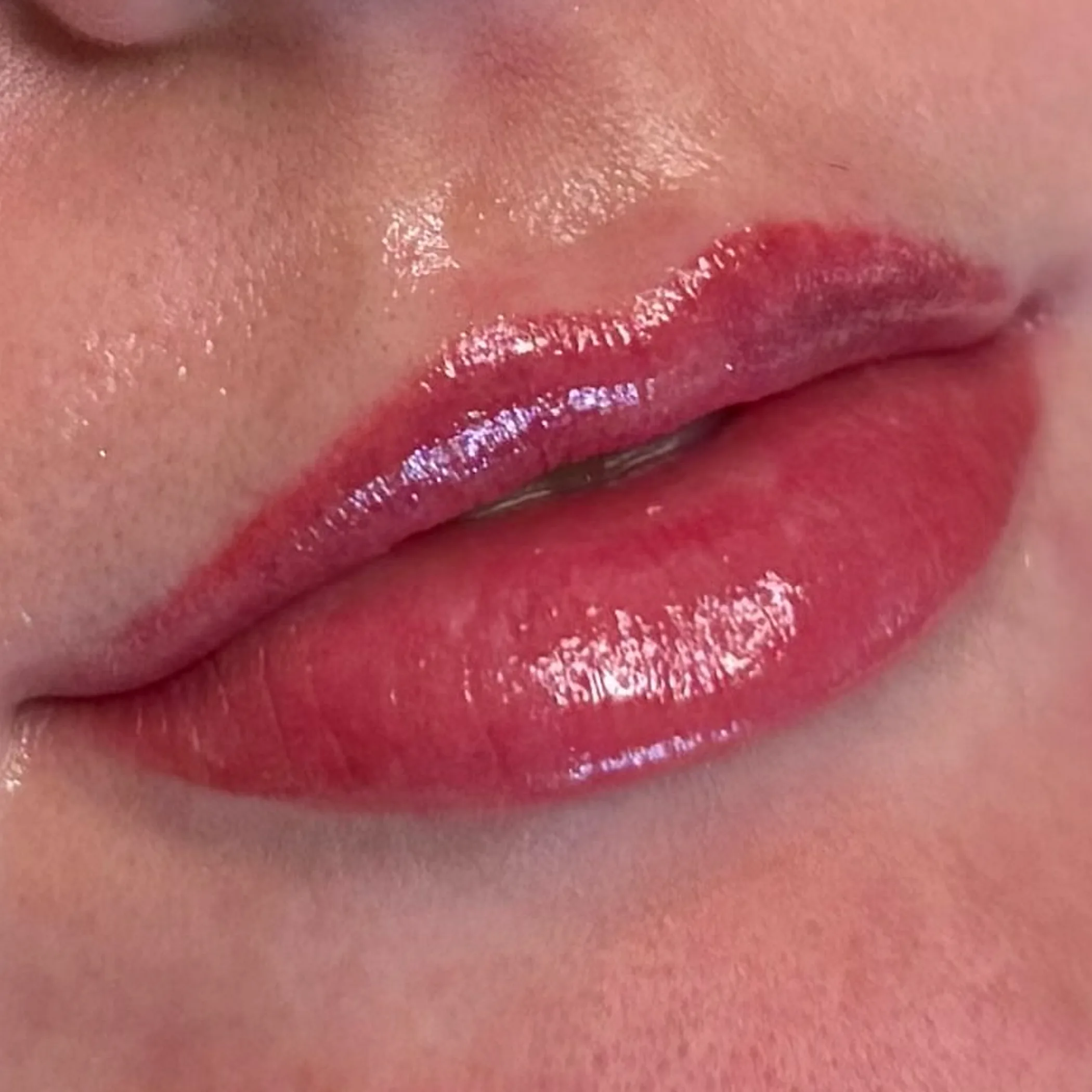 lips shown under sharp lighting